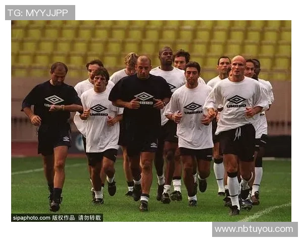 聚焦RW足球球星成长历程与赛场荣耀全景解读